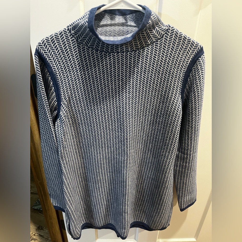 Title Nine Women's Navy and White Turtleneck Sweater